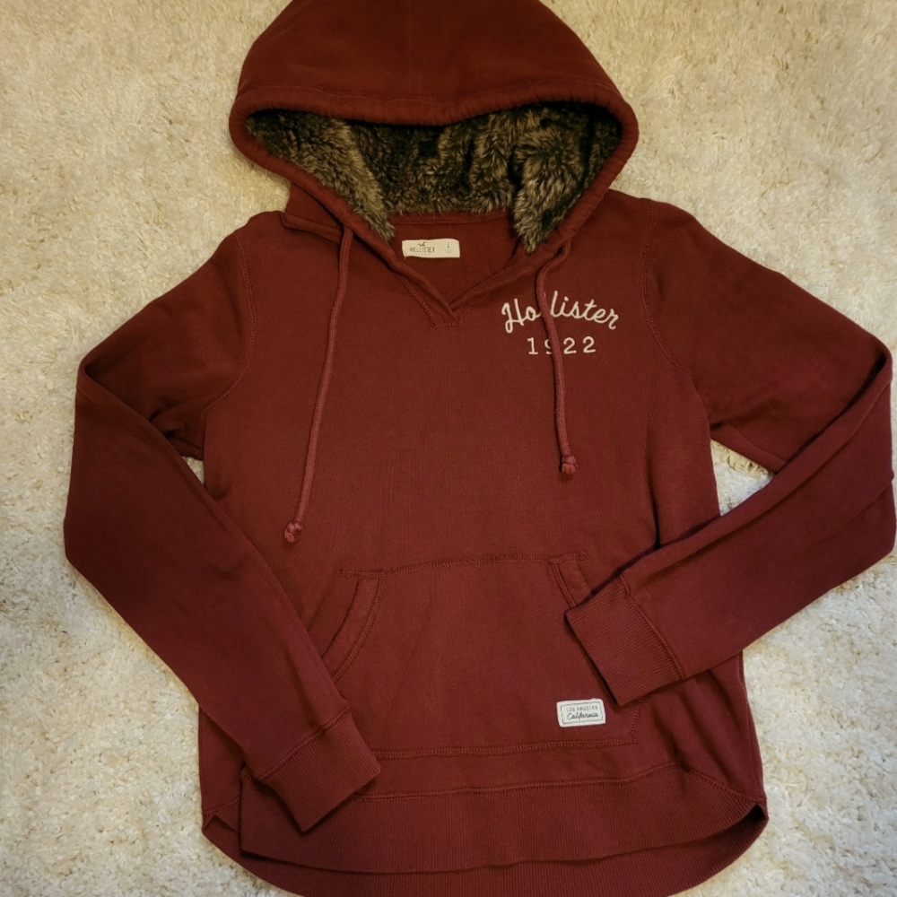 Hollister sweatshirt with fur hood